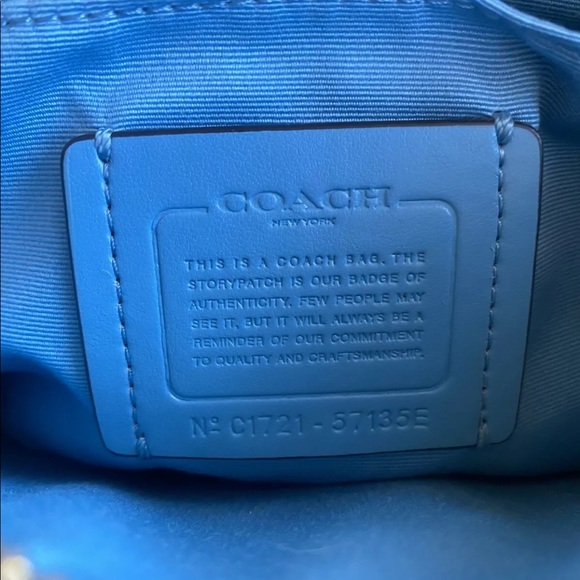 Coach Lyla - Picture 5 of 8